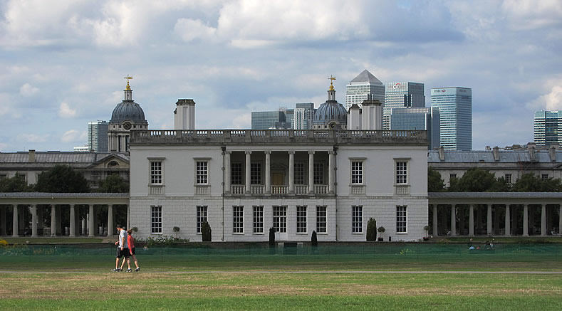 Greenwich - Queen House and the view of the Docklands Greenwich - Queen House and the view of the Docklands